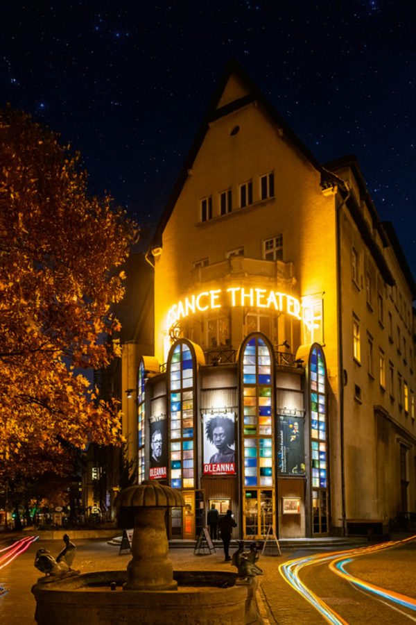 Hella Santarossas Glasfenster