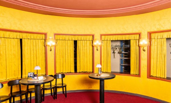 Garderobe Renaissance Theater