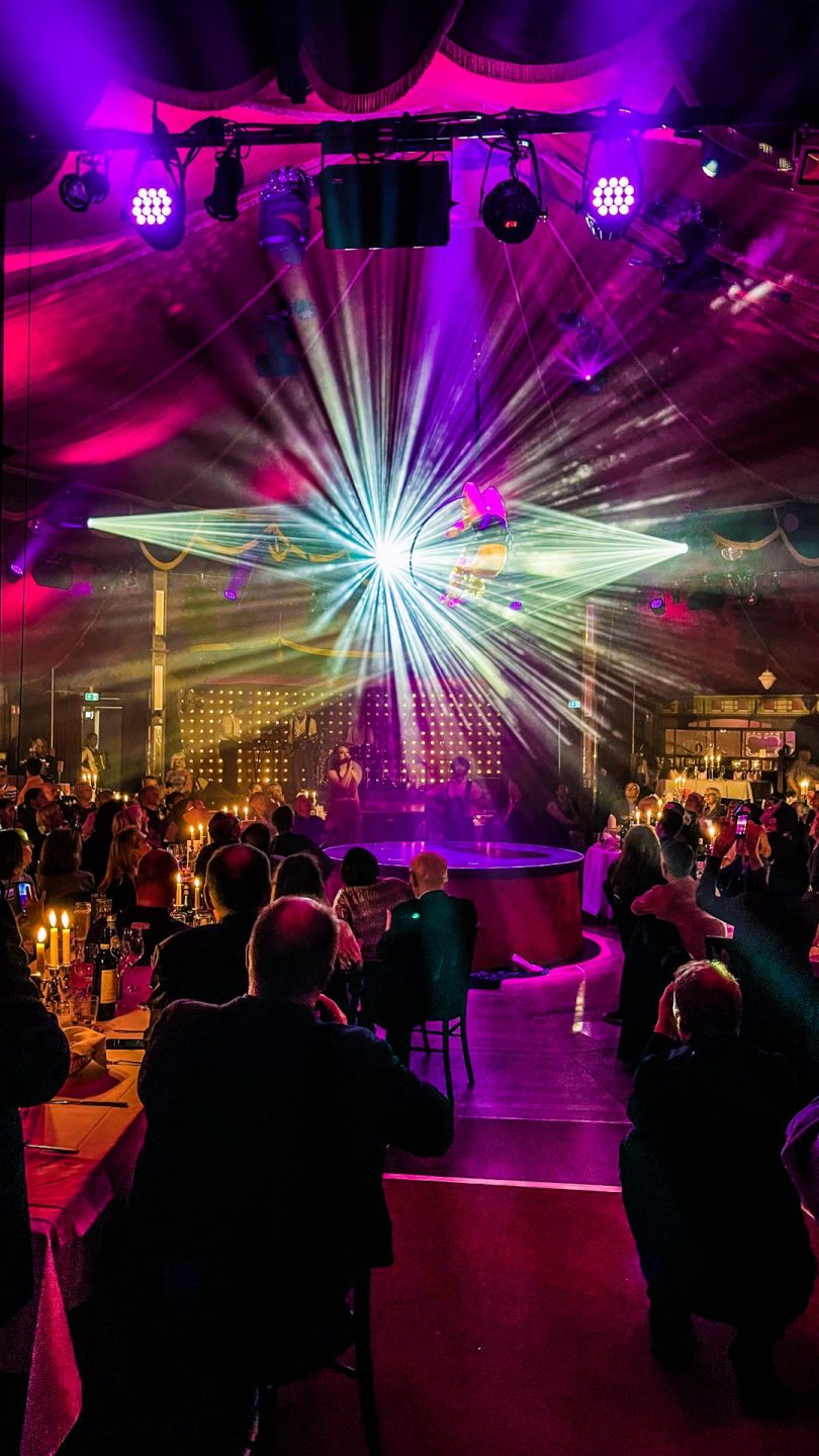 mein/4 Titelstory Neue Show Palazzo Berlin im Spiegelpalast