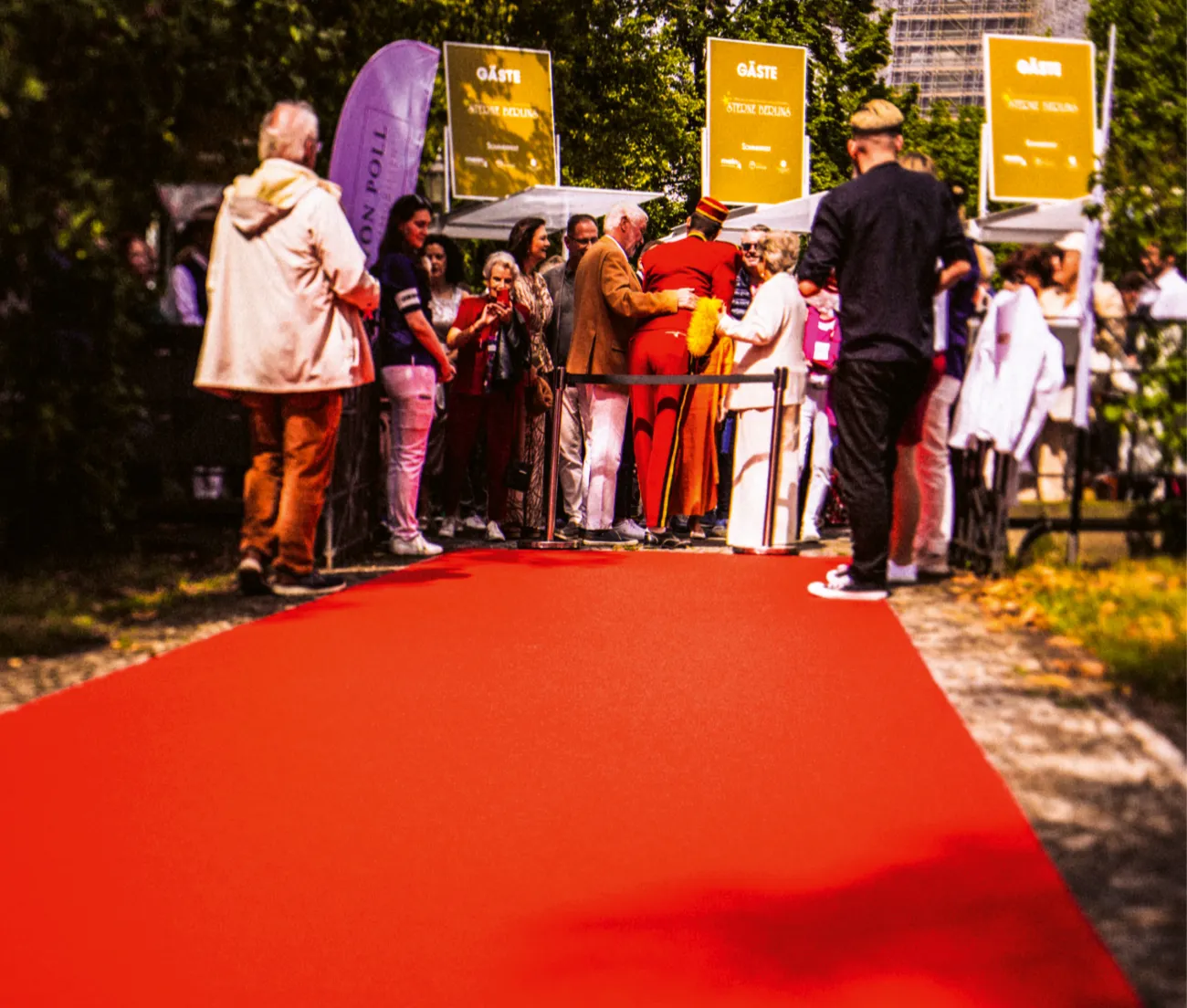 Roter Teppich mein/4 Sommerfest